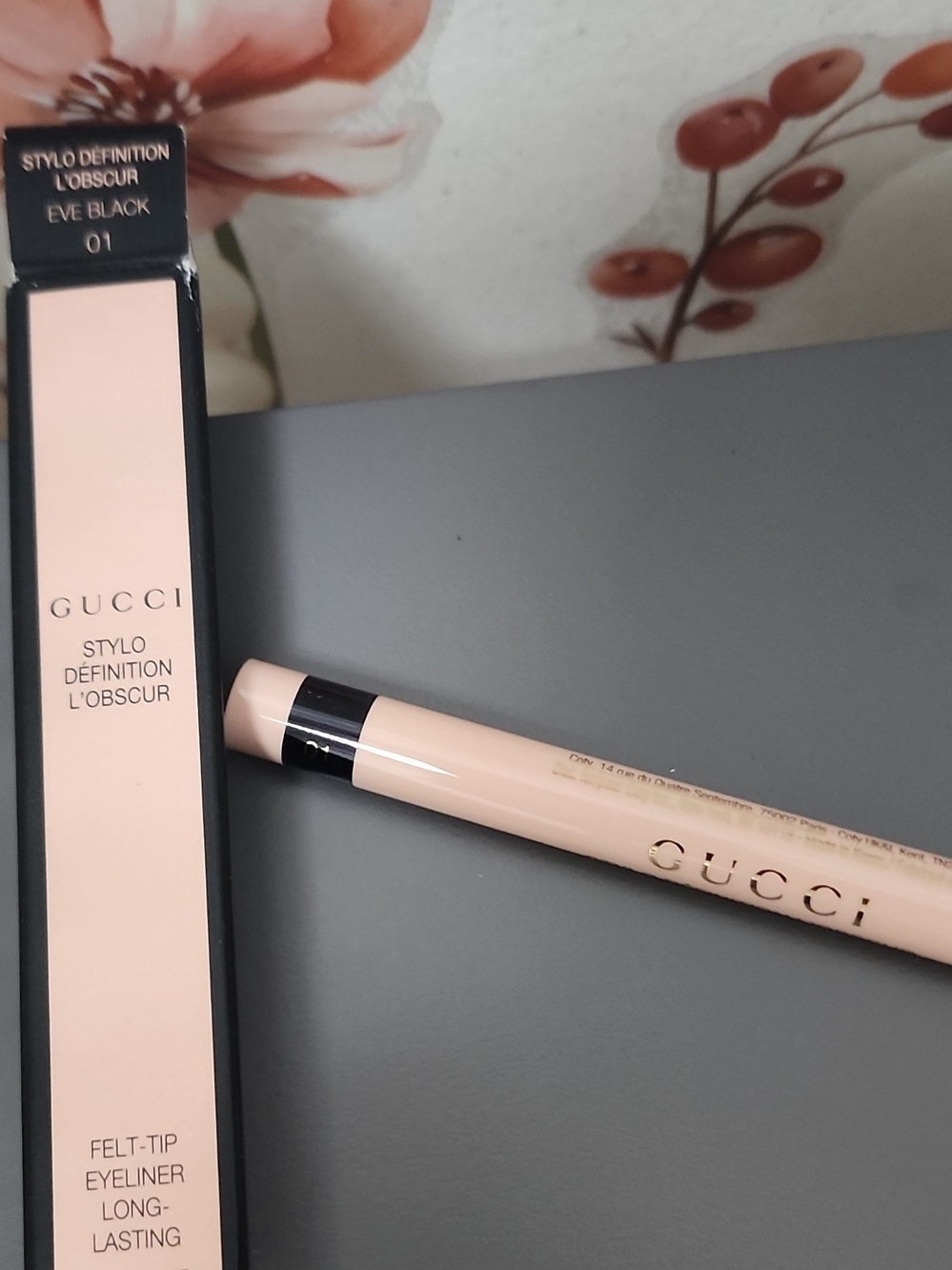 Gucci Felt-Tip Eyeliner Stylo Définition L'Obscur in Nude/Pale Pink